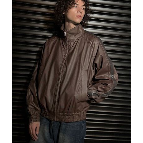 [^:CO1150040]X|[eB[ƃ[hZVNȈꒅBCƃtFCNU[̑gݍ킹ŁAVvȃR[fɑ݊^܂BuHigh-Neck Leather Track Jacket^nClbNZ䃌U[gbNWPbgv_炩ȃtFCNU[gpAʔNKBZߏƃh}X[uŃoX₷AChpcfjƂ̑QBX|[eB[ƓsIȕ͋C˔AW[WõU[WPbgBpointEtFCNU[ƃgbNWPbg̗ZfUCECŃX|[eB[ȈۂvXEZߏŃChpcƍDEʔNp\ȃW[WõU[WPbgdetailuHigh-Neck Leather Track Jacket^nClbNZ䃌U[gbNWPbgv́A_炩ȃtFCNU[̗pAyŒ񂵂₷ꒅBgbNWPbgx[XɂfUCŁAɂ̓X|[eB[ȃC{A[hƃXg[g̗vfZBh}X[udlŌ܂ɂƂAZߏ䂪Chpc{[̂{gXƃoXǂ܂܂BʔNpł邽߁AG߂킸􂷂ACełBfabric_炩ȃtFCNU[fށccccccccFȂFʐLkF኱nF|PbgF@F􂢉ccccccccڂ@͏i^OQƂBTCYrTCY : `168cmlTCY : 169cm`174cmkTCY : 175cm`W̌^ɂڈłB̌^D݂ɂČl܂BcoordinateChpcƍ킹ăXg[gX^CɁBfjŃJWA_EĂXbNX킹΃[hȕ͋CɁBXj[J[u[c܂ŕLV[YƍDBHD邾œsIȃX^C܂BClassical Origin /NVJIW` Redefining Modern Style `uNVbNɃ[cȂAV߂ŌIȃX^CɂȂvƂbZ[W߂uhBt@bVʂĎȕ\sANuAS璅Ǝv镞vāBSNSVACe₨ȃZ[𖈓zMIy Instagramz@classicalorigin.official̃j^[ɂA摜̐FƑقȂꍇ܂B