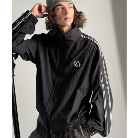 [^:CO1150063]V[g~TChCŌyȈۂoBXg[gƃ[hȂA\gbNWPbgBuSide Line Accents Nylon Track Jacket^TChCdliCgbNWPbgvX|[eB[ȃVGbgɁACƋ̃o[vgvXBy₩ȃiCfނŃV[Y킸Bh}X[udl̃V[gŁAChpcƂ̑QȈꖇBl܈ԒAŐ[Xg[gACeBpointEV[g̃X|[eB[ȃgbNWPbgẼo[vgƑCANZgEChpcƂ̑QEʔNp\ȃACedetailChpcƍDȃV[gŎdグuSide Line Accents Nylon Track Jacket^TChCdliCgbNWPbgvh}X[udlŒ悢Ƃ肪AX|[eB[ȈۂƔ𗼗BbV[H{iCfނgpAŝ\́B̃o[vgƑ̃TChCX^C̃ANZgɂȂA1ŃR[fBl[g߂܂BG߂킸񂵂₷yʃAE^[Bfabricyđϋv̍iCfށccccccccFȂFʐLkFȂnFȂ|PbgF@F􂢉ccccccccڂ@͏i^OQƂBTCYrTCY : `168cmlTCY : 169cm`174cmkTCY : 175cm`W̌^ɂڈłB̌^D݂ɂČl܂BcoordinateƂ̂VGbgŁAlX|[eBȒȂL}ꖇ̂܂܈ꖇŒpAsVcCăC[hy񂾂蔖̉HDƂĊBG߂̓R[g̃Ci[ƂĎgƁAȒPɏ㋉҃R[f{gX͖킸AfjtApcȂǂƍ킹JWAX^CAXEFbgJ[Spcƍ킹X|[eBȃR[f߁IG߂̕ςڂ犦~܂ŏd󂷂邱ƊԈႢȂBgĥfUCfC[R[fNɖA񂵗͔Q̈ꖇłBClassical Origin /NVJIW` Redefining Modern Style `uNVbNɃ[cȂAV߂ŌIȃX^CɂȂvƂbZ[W߂uhBt@bVʂĎȕ\sANuAS璅Ǝv镞vāBSNSVACe₨ȃZ[𖈓zMIy Instagramz@classicalorigin.official̃j^[ɂA摜̐FƑقȂꍇ܂B