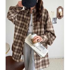 トレンド感たっぷり、ゆったりとしたシルエットで大人の抜け感を演出。微起毛オーバーサイズチェックシャツ