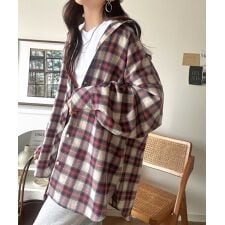 トレンド感たっぷり、ゆったりとしたシルエットで大人の抜け感を演出。微起毛オーバーサイズチェックシャツ