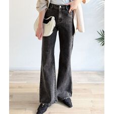 憧れ美脚のマストアイテム！フレアストレッチデニムパンツ