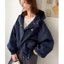 大人の抜け感。ボリュームスリーブ ショート丈 マウンテンパーカー