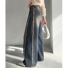 【mily bilet】視線を奪う主役級。サイドフリンジ使いワイドストレートパンツ