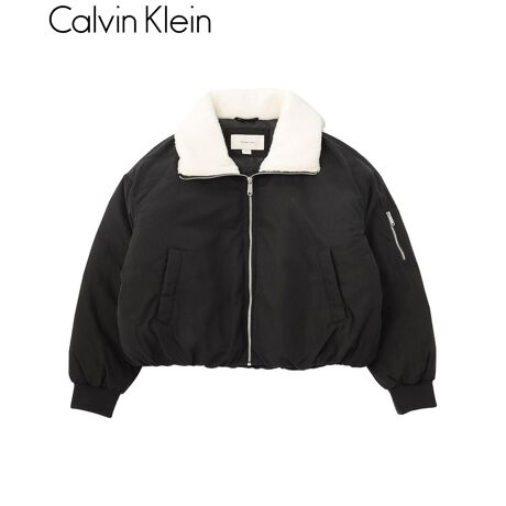 Calvin Klein(Jo NC)uA-SHORT BOMBER AVIATOR DOWN PUFFER({o[WPbg)v~^[AE^[ƂČȂArG[^[WPbgBȂɃ_El߂{[̂{o[X^CV[gŒȂ₷fUC܂Bn[hȃAJJWA͂AhXACeɉHDĈقȂeCXg̃RgXgyނ̂߂łBNewJeans / j[W[Y wCpif175cm pTCY SiԍJ224592[^:ck410j224592]