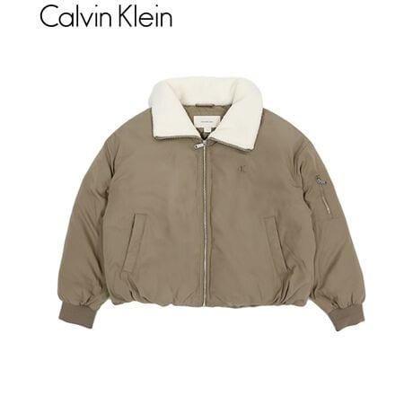 Calvin Klein(Jo NC)uA-SHORT BOMBER AVIATOR DOWN PUFFER({o[WPbg)v~^[AE^[ƂČȂArG[^[WPbgBȂɃ_El߂{[̂{o[X^CV[gŒȂ₷fUC܂Bn[hȃAJJWA͂AhXACeɉHDĈقȂeCXg̃RgXgyނ̂߂łBNewJeans / j[W[Y wCpif175cm pTCY SiԍJ224592[^:ck410j224592]