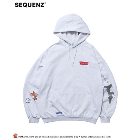 SEQUENZ(V[NGY)2024'AW COLLECTIONuTJ TROUBLE MAKER P/KvTOM and JERRY~SEQUENZƂɂJtŃ|bvȃfUCɎdグNуvp[J[VoBŒǂĂgWF̉炵fUC{fBJ[̓fUC|bvȂ̂ŁAO[ƃlCr[ŗJ[Ɏdグו܂ōS1BLV[Ŋ􂷂郏[h[uɉ݊Ղ1BPiłlɂȂACeȂ̂łꂩ̋G߂ɂ҂Ȃ̂ŁA߂ȏiƂȂ܂Biԍ25370902[^:seq412pk0902]