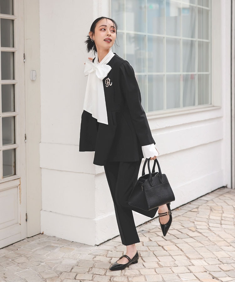 岡崎紗絵さん着用アイテム】オーバーネックシンデレララインミニコー