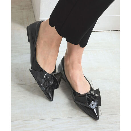 ǂȃX^Cɂ؂YlrpvXBƂ|CebhgDƁAtg̃t[iɂ݂ĂAl̏ł₷fUCłBɂȂɂA_炩GifނgpBC\[̓NbVADł悤ȗSnBꂢ߃X^C͂Afjɍ킹ăJWAɂLX^COɍ킹Ċył܂Bf͂A\bNXE^Cc킹̃R[fBl[gIXXBwEƎEȂǂ̃IP[WV[ɂ킹₷1łBSTAFF܂ySTAFF NzȂ35i22.5cmjẼTCYF22.5-23.0cmEbʁ^ʑf35i22.5cmj𒅗p܂B܂ɓ݁A}CTCYɃtBbg܂ł͌CCh~e[vőΉ܂B36i23.0cmjfŒp܂ATCY͏Ƃ肪A悾̒~ΒE邱ƂȂ邩ȁHƂpłBySTAFF MzȂ36i23.0cmjẼTCYF22.5-23.0cmEb^ʑfp35i22.5cmj͂Ȃsb^łBXȃpvXȂ̂ƁAC킹鎖lA]T̂36i23.0cmjɂ܂B_炩fނȂ̂ŁAŊɂȂĂA~Œ߂悤Ǝv܂BySTAFF YzȂ 37i23.5cmjẼTCYF23.5-24.0cmEbʁ^LfŒp܂Bwⓖ銴o܂ACCh~̃e[vΖȂłB_炩̂œނ܂ł̓e[vォXgbLO킹ĒpłBySTAFF RzȂ37i23.5cmjẼTCYF23.5-24.0cmEbʁ^37i23.5cmjA38i24.0cmj𗇑ŗׂƂA38i24.0cmj͕ƂɂƂĕÂ炩łB37i23.5cmj͂҂葫ɃtBbgĂ܂Bɂǂǂ񎩕̃TCYɓłƎv̂ŔȂ37i23.5cmjɂ܂BySTAFF OzȂ39i24.5cmjẼTCYF24.5-25.0cmEb^L39i24.5cmj́Afŗsb^łB܂A܂ł͊܂łBɋztC\[Ń[q[łyƎv܂B[^:dft505sz3323]