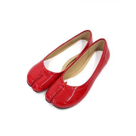 ypufeztbg܃pvX򊴂̂GiJ[̃ubNEbhAVo[̐VF3FǉSnƕ₷ǋāAj[AB჊j[A|CgyPoint 1zAEg\[Ɍ݂vX݂̂AEg\[ɕύX܂Bł₷]iƔrāA3mmȂ܂ByPoint 2zC\[C\[Ɍ4`5mm̍NbVŁAɗSnǂȂ܂B ܂ԒpɂAz[ĥdlɂȂ܂B{tfUCCȂ炵vXĂ鑫ܕfUC₷AoĂ܂B̂炩ƃtBbgŁAx݂Î݂AEg\[ɁA炩NbVC\[őɂdlɃo[WUPBǂȃR[fɂ킹₷ApcXJ[gAJWAɂꂢ߂ɂ}b`܃\bNXƍ킹āAIVɁBI[V[Y閜\pvXłBSTAFF܂ySTAFF MzȂ 35i22.5cmjẼTCYF22.5cmEb^L35i22.5cmj𒅗pAsb^łBfނ_炩n̂ŁAĂ邤ɂȂ莩̃TCYɓ݂܂B~ł܃\bNX𗚂Ēpł̂ŁAʔNpł閜\ACełIySTAFF FzȂ 36i23.0cmjẼTCYF23.0-23.5cmEbʁ^ʕiTCY37i23.5cmjfŒpƂAƃJJgpJpJđ傫ׁATCY36i23.0cmjw܂B36i23.0cmj̓sb^x̃TCYłAĂ邤ɒ悭ނ悤ȏ_炩fނȂ̂ŁA ꂩ炽񗚂Ǝv܂BƂ̂TCYȂ̂ŁAʏTCY胏TCY邱ƂIXX܂BpcX^Cɂ܃\bNXɍ킹ăXJ[gX^Cɂ킹₷pvXƎv܂BySTAFF YzȂ 38i24.0cmjẼTCYF23.5-24.0cmEbʁ^LSđfŒpƂA37i23.5cmj͐ew̕t̍銴łBTCYグ38i24.0cmj̓sb^TCYłB39i24.5cmjƂȂƂ肪̂ŁAC킹A݂₷ƂlƁAȂ38ǂȂƎv܂BySTAFF RzȂ38i24.0cmjẼTCYF24cmEbʁ^L38i24.0cmj𗇑ŒpƁAƂɂƂO傫߂Ɋ܂B37i23.5cmj𗇑ŒpƁA傤ǂ悢TCYőɂtBbgĂ܂B܃\bNXƍƃsb^TCYɂȂ܂AfނƂĂ_炩₷ł̂ŒɂȂ炸ɉKɗ܂BӂӂC\[ł蔽Ă̂ŁAԗĂꂵ炸ȈꑫłIySTAFF OzȂ 39i24.5cmjẼTCYF24.5-25cmEb^L39i24.5cmj𒅗pAcsb^łB40i25.0cmj͍ŏ瑫̕CɂȂȂ炢łAc̃TCY͎w1{󂢂Ă܂Bߋ2wĂAΗقǓł̂ŕiĂTCYXX܂B[^:DC907SZ106]