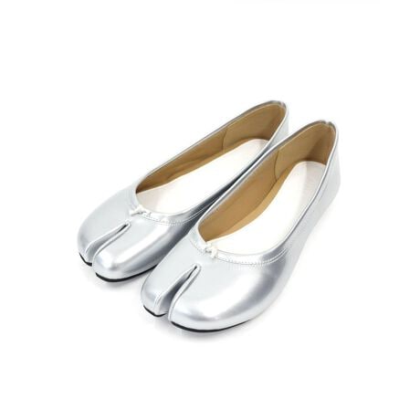 ypufeztbg܃pvX򊴂̂GiJ[̃ubNEbhAVo[̐VF3FǉSnƕ₷ǋāAj[AB჊j[A|CgyPoint 1zAEg\[Ɍ݂vX݂̂AEg\[ɕύX܂Bł₷]iƔrāA3mmȂ܂ByPoint 2zC\[C\[Ɍ4`5mm̍NbVŁAɗSnǂȂ܂B ܂ԒpɂAz[ĥdlɂȂ܂B{tfUCCȂ炵vXĂ鑫ܕfUC₷AoĂ܂B̂炩ƃtBbgŁAx݂Î݂AEg\[ɁA炩NbVC\[őɂdlɃo[WUPBǂȃR[fɂ킹₷ApcXJ[gAJWAɂꂢ߂ɂ}b`܃\bNXƍ킹āAIVɁBI[V[Y閜\pvXłBSTAFF܂ySTAFF MzȂ 35i22.5cmjẼTCYF22.5cmEb^L35i22.5cmj𒅗pAsb^łBfނ_炩n̂ŁAĂ邤ɂȂ莩̃TCYɓ݂܂B~ł܃\bNX𗚂Ēpł̂ŁAʔNpł閜\ACełIySTAFF FzȂ 36i23.0cmjẼTCYF23.0-23.5cmEbʁ^ʕiTCY37i23.5cmjfŒpƂAƃJJgpJpJđ傫ׁATCY36i23.0cmjw܂B36i23.0cmj̓sb^x̃TCYłAĂ邤ɒ悭ނ悤ȏ_炩fނȂ̂ŁA ꂩ炽񗚂Ǝv܂BƂ̂TCYȂ̂ŁAʏTCY胏TCY邱ƂIXX܂BpcX^Cɂ܃\bNXɍ킹ăXJ[gX^Cɂ킹₷pvXƎv܂BySTAFF YzȂ 38i24.0cmjẼTCYF23.5-24.0cmEbʁ^LSđfŒpƂA37i23.5cmj͐ew̕t̍銴łBTCYグ38i24.0cmj̓sb^TCYłB39i24.5cmjƂȂƂ肪̂ŁAC킹A݂₷ƂlƁAȂ38ǂȂƎv܂BySTAFF RzȂ38i24.0cmjẼTCYF24cmEbʁ^L38i24.0cmj𗇑ŒpƁAƂɂƂO傫߂Ɋ܂B37i23.5cmj𗇑ŒpƁA傤ǂ悢TCYőɂtBbgĂ܂B܃\bNXƍƃsb^TCYɂȂ܂AfނƂĂ_炩₷ł̂ŒɂȂ炸ɉKɗ܂BӂӂC\[ł蔽Ă̂ŁAԗĂꂵ炸ȈꑫłIySTAFF OzȂ 39i24.5cmjẼTCYF24.5-25cmEb^L39i24.5cmj𒅗pAcsb^łB40i25.0cmj͍ŏ瑫̕CɂȂȂ炢łAc̃TCY͎w1{󂢂Ă܂Bߋ2wĂAΗقǓł̂ŕiĂTCYXX܂B[^:DC907SZ106]