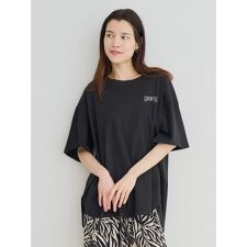 BACKロゴプリントTシャツ
