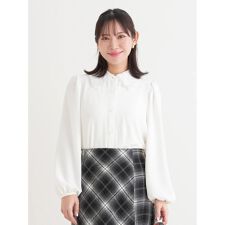 レース襟ブラウス