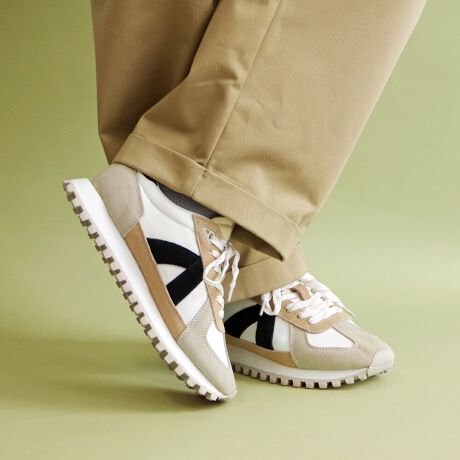 [^:ASF-GATE2--]yiЉzɖȂILC߂̖Xj[J[Iᔽɑu悤ȁAقǃ\tgȗSnŗɂȂloIɂ͖MUMU\[̃GbWfUCɁAgǍۂ͋C̕YLb`[ȃJ[OIVȂPłBǂ{[\[ŁAǂȃ{gɍ킹ĂDoXL[vIubNzCgȂǁAVvȃJ[LxȂ߁ÃR[fɖȂZD悳ɂAvZɃR[f܂Ƃ܂܂BwZsItBXbNȂǂɂL`ƎdオXj[J[ByX^btpzX^btFM23.5Z`i[bpTCY37`38j/bF20.5cm/F9.5cm@/ F23.5cm /̓FLAwZpvXAXj[J[23.5cm悭Ă܂ÃXj[J[ł37ŏ܂B38TCYł̓XgXȂ]Tė܂BbL߂̓̕n[tTCYオƎv܂ByuhЉz2013NpŃX^[gXj[J[uhuASFVLT(AXt@g)vt@bVƌAăXj[J[Ă܂ȂDavidLetangCyrill Toures2lグASFVLTB2l̑zXg[gEFA̒m𐶂AXg[gƃeNmW[ɃCXpCAčꂽXj[J[͉KŌyʂ̃t@CfނȂǍōȋfނgpׂĎƂōĂ܂BuʂȂXj[J[vƂăj[NȃJ[OȂ̃CtX^CɓރfUCŒjEN킸{[_XXj[J[ƃtX݂̂Ȃ炸E爤ĂuhւƐ𐋂Ă܂B