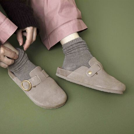 [^:ASF-FLAIR-EW]25H~V상^bNobNfl_ȃNbOV[YuFLAIR(tA)vAXt@g̃S^bNobNANZg̏iŐꂽۂvXNbOT{V[Y̏H~VoIXEF[h⃌Ip[h̃GRt@[fނȂǃJWAȃtHɏ㎿ȑfނgpRgXgŃtF~jƑlۂ˔PłBUwIɐ݌vꂽvtH[}CNXG[hC\[ɂtBbgAԗĂɂKȗSnBɁA~ߕt̃AEg\[芴T|[gAs₨oAfC[g܂ŕL􂵂܂BVvȂĂfUCŁAbNXJWA܂ŕLX^COɂg܂BpbƒE₷T{^CvȂ̂ŁA20`40̑l}}ɂ߂́AŎpIȃfB[XT_łByuhЉz2013NpŃX^[gXj[J[uhuASFVLT(AXt@g)vt@bVƌAăXj[J[Ă܂ȂDavidLetangCyrill Toures2lグASFVLTB2l̑zXg[gEFA̒m𐶂AXg[gƃeNmW[ɃCXpCAčꂽXj[J[͉KŌyʂ̃t@CfނȂǍōȋfނgpׂĎƂōĂ܂BuʂȂXj[J[vƂăj[NȃJ[OȂ̃CtX^CɓރfUCŒjEN킸{[_XXj[J[ƃtX݂̂Ȃ炸E爤ĂuhւƐ𐋂Ă܂B