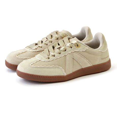 [^:ASF-EL-CLA-EW]25H~V2024N̓oȗAuԂɐlCfɂȂuELITE CLASSIC(G[gNVbN)v́A90ÑX|[cV[YCXpCAꂽgfUC͂̃Xj[J[łBNVbNȃKo[\[oA炩ȃU[Abp[iŐꂽ͋CvXAX|[eB[ƑlJWA̐▭ȃoXy߂܂BVvȃfUC炱AJ[Oɂlߍ񂾂PŁAɂ͂ȂzFƁAϋvɗDꂽtbg\[ŒԗĂɂKȗSnBYEfB[X킸jZbNXŊy߂fUCŁAƑeq̂R[fɂ߂łB^E[Xx̂oArWlXJWAȂǁAL􂷂閜\Xj[J[łByX^btpzX^btj23cm ([bpTCY36)bF20.5cm / F8.5cm / F23cm̓FAb̌nF / iFi`/ p[\iJ[FCGxtASFVLT͕i36𒅗pA37Ō̃\bNX𗚂ĂۂłB36ł҂łBASFVLT̑fUCɔׂƃ\[͔łᔽ̃C\[̂ŋCɂȂ܂łB̍󂪍܂IX^bt`23.5cm ([bpTCY36-37)bF20.5cm / F8.0cm / F24.0cm̓FbpvX23cmAXj[J[23.5cm𗚂ƂłB̌nF / iFEF[u / p[\iJ[FCGxHASFVLTł37TCY𗚂ƂłB̃Xj[J[ł37TCYł҂łB[eN̂X^CbVȃfUCŁAJWAɂꂢ߂ɂL킹₷łBX^btl23.5cm ([bpTCY37-38)bF21cm / F9.5cm / F23.5cm̓FLAwZpvX23.5cmAXj[J[24cm𗚂ƂłB̌^Fʁ@/@iFi`@/@p[\iJ[FuxăpvXAXj[J[23.5cmASFVLTł38TCY悭Ă܂B̃Xj[J[ł37Ŕ̌Cł܂B38TCYł̓XgXȂ]Tė܂BiXj[J[ƓTCYŗǂłBX^btb25.5-26cmi[bpTCYF39-40jbF23cm / F9.5cm / F25cm̓FLAbi͓{̃V[Y26cmACÕV[Y25.5cm̌C𗚂ƂłBiFi`@/@p[\iJ[FCG׏t3940TCY𗚂Ă݂āA39TCY͕CƂɊ܂BCRɂ߂ΕsRȂEł܂ÂŁA40TCYIт܂I傤ǂ悭Kɗ܂yuhЉz2013NpŃX^[gXj[J[uhuASFVLT(AXt@g)vt@bVƌAăXj[J[Ă܂ȂDavidLetangCyrill Toures2lグASFVLTB2l̑zXg[gEFA̒m𐶂AXg[gƃeNmW[ɃCXpCAčꂽXj[J[͉KŌyʂ̃t@CfނȂǍōȋfނgpׂĎƂōĂ܂BuʂȂXj[J[vƂăj[NȃJ[OȂ̃CtX^CɓރfUCŒjEN킸{[_XXj[J[ƃtX݂̂Ȃ炸E爤ĂuhւƐ𐋂Ă܂B