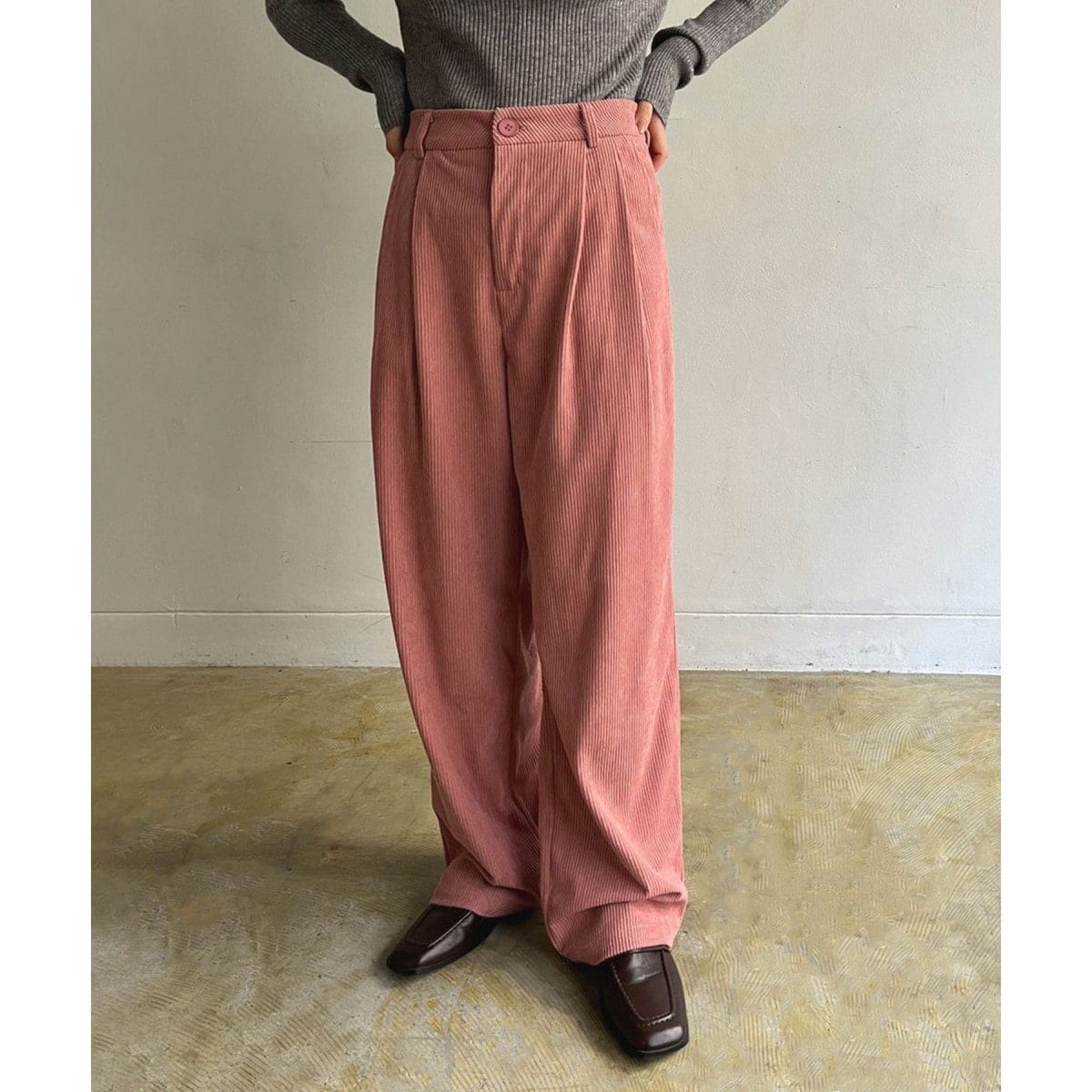 新品　アパルトモン　レミレリーフ　コーデュロイパンツ　40 ピンク ソフトコーデュロイパンツ/MAJESTIC LEGON(マジェスティックレゴン