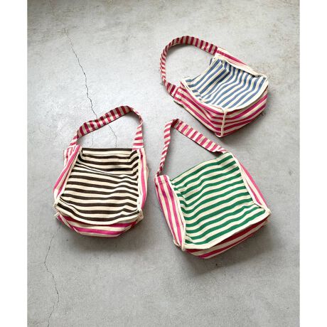 [^:37-1821]|bvȃJ[ƃ{[_[ڂ䂭POINTEi`Ȗȑfނ̃{NV[V_[obOBErrbhȑ߃{[_[ڂ䂭ACeBEt@Xi[}Olbg{^ĂȂVvfUCBEW[p̃^I₩΂ACe܂Ƃ߂₷TCYBE߂̃qŌɂĂɂȂɂBJ[oG[V́Au[~sNO[~sNAuE~sN3FWJBF31.5ꉡF35.5}`F18.5ׯߑSF61