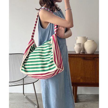 [^:37-1821]|bvȃJ[ƃ{[_[ڂ䂭POINTEi`Ȗȑfނ̃{NV[V_[obOBErrbhȑ߃{[_[ڂ䂭ACeBEt@Xi[}Olbg{^ĂȂVvfUCBEW[p̃^I₩΂ACe܂Ƃ߂₷TCYBE߂̃qŌɂĂɂȂɂBJ[oG[V́Au[~sNO[~sNAuE~sN3FWJBF31.5ꉡF35.5}`F18.5ׯߑSF61