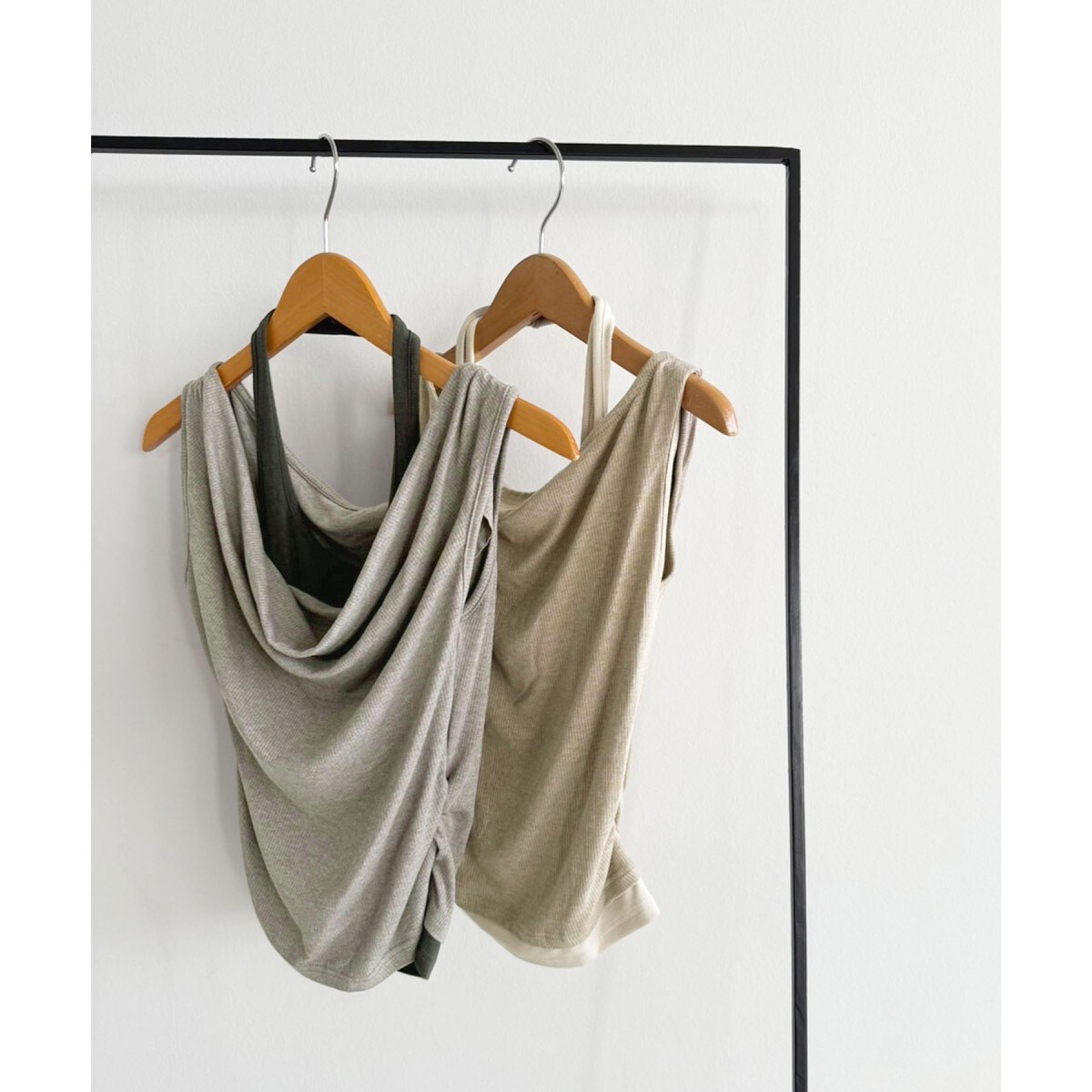 フロントクロススクエアネックカットトップス | ジュエローブ