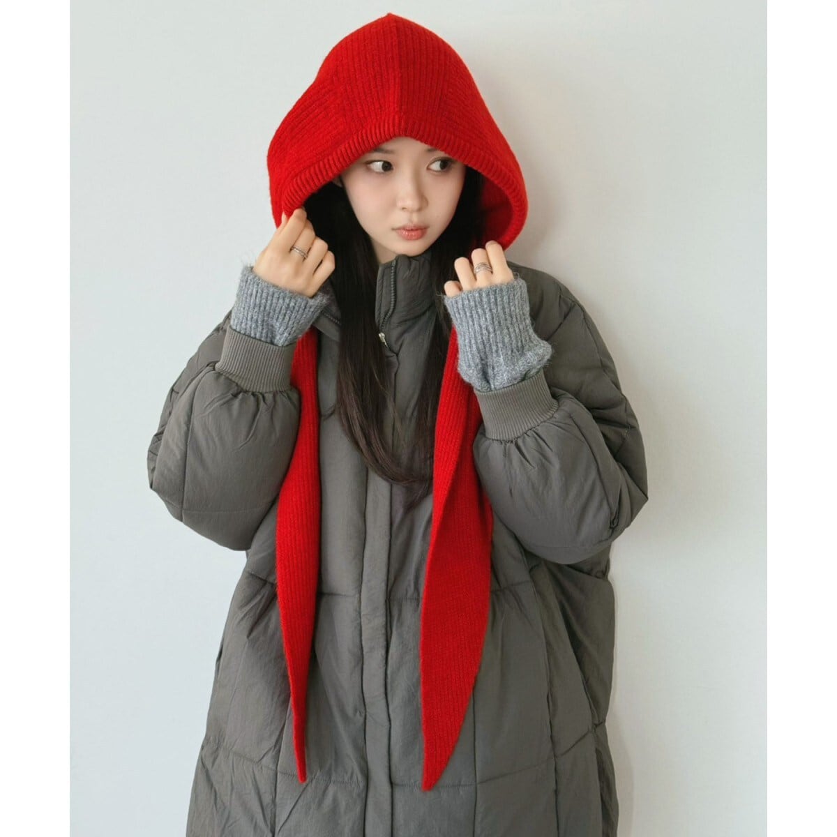 タートルネックアシンメトリーニットポンチョ | ジュエローブ(Jewelobe