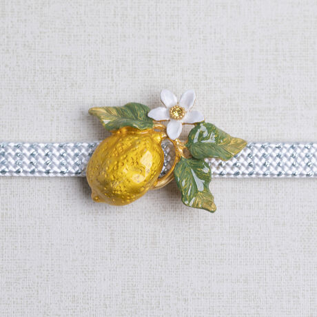 [^:OD087]žRтĈ̑ї߁BN₩ȉF邢CɂĂ܂B̃eNX`[tς̓Ȃǂ̑`ɂA̓IɎdグ܂B炵炢̉Ԃɂ̓JbgKXߍ܂AؘR̂悤ɔP܂B̉Ԍt́uȈvuvʁvA̎̉Ԍt́uMvByp؃{bNXzђ߂͏iɊ܂܂܂BӁȄi͕Ђ̐ElɂănhChōĂ܂B̂߁AЂƂЂƂ̓h\ɈقȂ@ׂȍƂȂĂ܂B܂Ap̕ԕi͏肩˂܂̂ŁABEї߂͎ORAlRz肵ɂȂĂ܂B╝ɂӉB