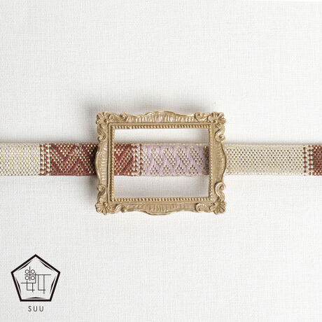 [^:OD116]AeB[NȃtHz̑ї߁Bɏ߂̑ї߂z邱ƂŁA܂Ŕpӏ܂Ă邩̂悤ґȈۂ^܂BCɓ̑ї߂wĂ郏ÑR[fBl[gy݂Bђ߂͏iɊ܂܂܂BMade in JapanӁђ߂ɑΉiłBORlRx̂̂̕ɂgp̂߂łBEl__ƂŎdグĂ邽߁AF╗A̓ȂǂɌ̍܂BȂł͂̕\y݂BJbgKXr[YAWgpiɂ́AHAȋCAE_EꍇAFE`ɂ΂ꍇ܂Biɂ͖育܂̂ŁA炩߂BGꂽ܂܂≘ꂪtԂł̕u͂BTrJrAϐF̌ƂȂ܂Bgp͏_炩zŗD@ĂƂ߂܂BꏊAx̍ꏊA˓̓ꏊł̕ۊǂ͂BϐFEό`E򉻂̌ƂȂ܂BCA܁En܂̎gp͐F\ʂ݂̏NƂ܂̂łBȂql̎̓͂ȂꏊŕۊǂĂB̎ɂA݂₩ԂȂǂ̏Ǐ󂪏oꍇ܂Bُۂ͒ɂgp𒆎~AɂkBANZT[͖{̗prȊOɂ͎gpȂłBp̕ԕi͏肩˂܂̂ŁAB