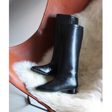 セスト(SESTO)のスクエアトゥのローヒールロングブーツ