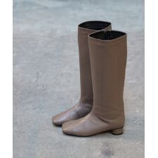 セスト(SESTO)のスクエアトゥのローヒールロングブーツ