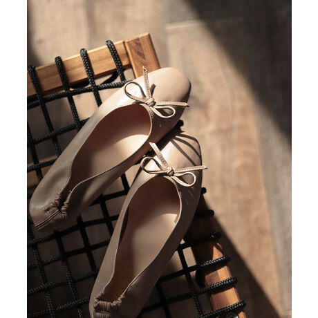 ZXĝƂSŃou[V̂悤ɗXNGAgDoGV[YpvXɓޏ_炩ngi`GtH[gXoGV[YB₷ƃtBbgɂA_炩߂̐ngđɓނ悤ɍ܂Bɓ镔̗ނ̓tFgnȂ̂őӂ炩B܂őƈ̉̂悤ȗSn͂Ȃ₩ŌyƗĂȂ闚SnBCC̐SzȂ̑ɗDoGV[YɁBgh̃XNGAgD͑lȔ蟭ƂoBɃS{tBbg㉟Ȃou[VۂȂꂽۂɂĂ܂BTCYlbgŌC𔃂ƂSOAƂpJpJĂȂȂɂCɏoȂɂƖĒA߂1łB{Abp[ƓFɂ邱ƂŃi`Ő^AiȈۂɁB̂ȂVvǂȕɂ}b`ĂAlɎȊÂ̂oGV[YɎdオ܂Bx[VbNJ[͂߁AC𖾂邭ĂS[hVo[BIp[hlۂ̂郌Ip[h`CX܂B[^:ZWP2503]21tĐV 2021tĐVZXgRgiTCY:SS/22.0cm ʁAb̍ʁAO 21cm/8.5cmpTCY:22.0cm:xǂ:xǂl:ɃSĂ蒅Eyɂł܂Bnɏ_炩̂ł悭ɓ݃tBbg܂BiTCY:S/22.5cm Ab 21.5cm/8.5cmpTCY:22.5cm:xǂ:xǂl:Ƃ̃Sł傤ǗǂtBbgĂ܂Bn_炩AƂĂŷŗĂ邱ƂYꂻȂ炢C̗ǂSnłBiTCY:M/23.0cm Ab 20.8cm/8.5cmpTCY:23.0cm:xǂ:xǂl:S̓IɓKxɗ]TWXgȃTCYłB͂Ă܂fSŃtBbĝŒE邱ƂȂKłBʂ23.0cmIт܂BiTCY:MorL/23.5cm LAb 22.2cm/9.5cmpTCY:23.5cmxǂxǂln_炩̂ŁA肪ǂłBƕSfނłAߕtȂ̂ŁA̃TCYIт܂BiTCY:L/24.0cm Ab 21.5cm/9.0cmpTCY:24.0cm:xǂ:xǂl:yĐn_炩̂ŁAȂ݂ǂSnǂłBiTCY:LL/24.5cm ʁAb 22.5cm/9.5cmpTCY:24.5cm:xǂ:xǂl:n_炩̂ŁAɃXgX邱ƂȂꑫłBԕɂpvXłBiTCY:3L/25.5cm ʁAb 23.5cm/9.5cmpTCY:25.5cm:xǂ:xǂl:ƂSfނɂȂĂ̂ŒESzȂAS̓IɃtBbgĂ܂BBalletshoesSESTO