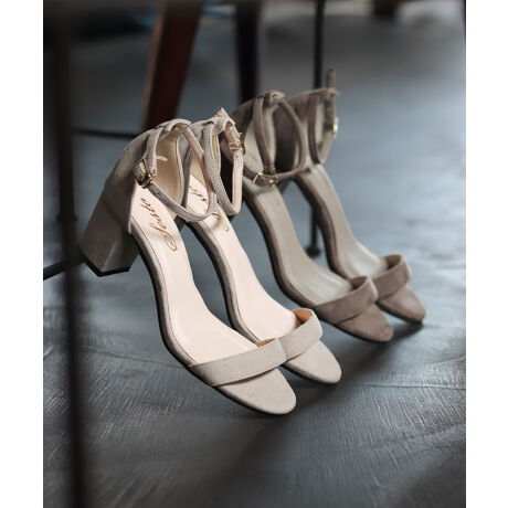 ZXĝUDT`L[q[̃XgbvT_VvŎg₷dXgbṽ`L[q[T_Bƃq[AbvǑ̂SzȕɁB芴`L[q[BÔȂVvȃfUCŃIItpT_ƂĂpł܂BPOINT1sR[f̎זȂAVvȃXgbvfUCBtgh̕{g⃏s[Xƍ킹Ă肭AǂȂmɂ}b`閜\T_Bq[̑ƑΏۓIɍׂ߂Ɏdグb̃XgbvŃGKgB`L[q[łق菗炵݂fUCƒPFɓꂳꂽtHőlۂo܂BPOINT2sڂɂ킢炵āA芴̂`L[q[Bt͂Ăƈ芴̂`L[q[ŕ₷QBR[fBl[g̃oXƂĂ̓q[ǑɂȂ̂łȂȂȂ...ƂɂIXXłBXgbṽz[hXɈ芴AbvBPOINT3sƂ𕢂ƊfUCBtT_łƂĂƃpvX̂悤ȊoŃtH[}ȏłg܂B܂AȂƕBĂ̂ōbȂǂłقǂ悭f͏oȂƂ͂ƃJo[Ă܂B[^:DRS63001]RgiTCY:SS/22.0cm ʁAb̍ʁAO 21cm/8.5cmpTCY:SS:xǂ:xǂl:S̓Iɒ悭Ƃ肪̂ŋȂyɒpł܂BANXgbvƃ`L[q[ň芴藚₷łBiTCY:S/22.5cm ʁAb̍ 21.5cm/8.5cmpTCY:S:xǂ:Lߔl:̓WXgTCYŕ͏Ƃ肪܂AȂxȂ̂ŕiʂ̃TCYIт܂BiTCY:M/23.0cm LAb⍂ 23.3cm/9.8cmpTCY:M:xǂ:xǂl:AƂɃWXgTCYłBANxgׂ͍ł̂ŃTCY₷łBiTCY:MorL/23.5cm LAb 22.2cm/9.5cmpTCY:M/L:M/xǂ L/Ⓑߕ:M/xǂ@L/xǂl:MTCY͑S̓Iɂ҂TCYłBLTCY͒͏Ƃ肪܂ÃXgbv̂ŁAE邱Ƃ͂܂B͒xǂTCYłBiTCY:L/24.0cm Ab 21.5cm/9.0cmpTCY:L:Ⓑߕ:Lߔl:]T̂ŃANxgŒΖȂłBMTCYƂ̂ŕiʂLTCYIт܂BiTCY:LL/24.5cm ʁAb 22.5cm/9.5cmpTCY:kk:xǂ:xǂl:ƂɒxWXgTCYłBb̕LłLLŖȂłBANxgőŒł̂ŕ₷ԗłB21tĐV2021tĐVZXg