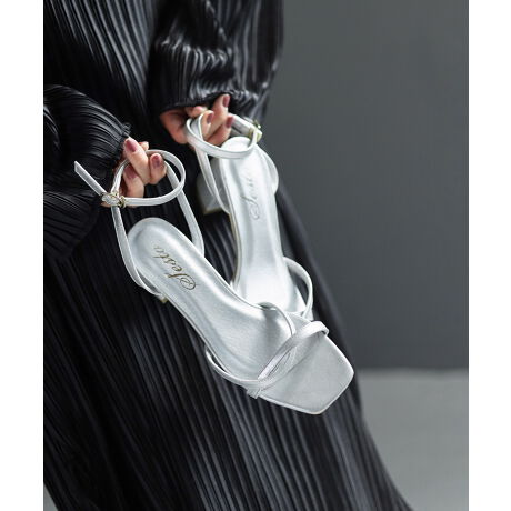 ZXg̃cCXgXgbvxAT_ؚȃXgbvfUC炵߂ĂxAT_B̍bŃcCXgXgbv͋Ȑ肫ꂢɌĂAk[fB[ȂPBlۂAtF~jŏiȑƂ܂BؚȃXgbv肩Ƃ瑫ɂăz[hĂ邩芴藚SnB~q[FőŜ̓ꊴoA₳͋Cł悤ɃfUC܂BXNGAgDōN炵ƑlۂvXB炵ǊÂȂA▭ȃoT[łgD̃tHłBƂۂɂȂAEh5cmq[B`L[q[ň芴AIVxAbvĂꑫBOXJ[gpcX^CALR[fBl[gɃ}b`ĂAȂ܂ɕihltF~jȃT_̓ołB[^:DWS76004]RgiTCY:SS/22.0cm ʁAb̍ʁAO 21cm/8.5cmpTCY:S:xǂ:xǂl:S̓Iɂ傤ǗǂTCYłAANXgbvƂ肪܂Bb肵Ă̂ŃXgbvĂȂ܂BiTCY:S/22.5cmAb 21.5cm/8.5cmpTCY:S:xǂ:xǂl:EƂAɂ邱ƂȂA傤ǗǂTCYłBANXgbvƑq[̂ň芴A₷łB̃TCYŖ肠܂BiTCY:M/23.0cm Ab 20.8cm/8.5cmpTCY:M:xǂ:xǂl:ǂɂȂƂȂ傤ǂ悢TCYłBANXgbv͏傫܂̒ł̂ŖȂłBiTCY:MorL/23.5cm LAb 22.2cm/9.5cmpTCY:M/L:M/xǂ L/Zߕ:M/xǂ L/xǂl:MTCY͕̓WXgŁA͎኱A͂ݏo邭炢łBkTCY͒Ƃɂ傤ǗǂłBLTCYIт܂BiTCY:L/24.0cm Ab 21.5cm/9.0cmpTCY:L:xǂ:xǂl:ɂ傤ǗǂTCYłB q[߂Ȃ̂ň芴܂BANXgbvȂ̂ŃTCY߂ł܂B͕iʂ̃TCYIт܂BiTCY:LL/24.5cmʁAb 22.5cm/9.5cmpTCY:LL:xǂ:xǂl:AƂɂ傤ǂTCYłBANXgbvłŒ肳̂ŁAɕS邱ƂȂ܂BiTCY:3L/25.5cm ʁAb 23.5cm/9.5cmpTCY:3L:xǂ:xǂl:AƂɃWXgTCYłB悢̑q[Ȃ̂ƁAANXgbvő񂪌Œ肳̂ŕ₷ꑫłB21tĐV2021tĐVZXg