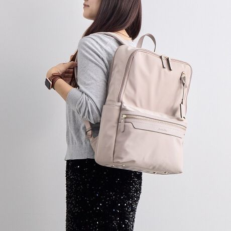 [^:10772]y߃|CgzE15.6C`PC[łTCYEPCJo[鍇fނ̉JԂtEڂ₷|Pbg[E[g[N̕K{ACe[\[g[Nłnbs[Ɂnse[}ɃAP[gsA15.6C`Ή̗zPCobOł܂IPCobOȂATCY傫AfUCʋ΃R[fɍȂcȂǂȂǁA~obOȂƂY݂܂BԂ̃ubNɉA2023AW̐VFƂďiŐꂽJ[́ylCr[zƁy[O[zołIbN^Cv͌yʂŌ򊴂̂iCngpBꂢ߂ɂJWAɂgpfUCłBɔׂĉJɎセAPCGĂ܂̂SzcƂӌAPC[ɂ͍fނ̉JԂt܂IɐSzȃt@Xi[̐Zh~B[q̍݌Jo[܂BShł͂܂̂łӂB͐ڂ̂₷|Pbg[Bt@Xi[t|Pbg~1A}`t|Pbg~2A傫߂̕|Pbg~1BTChɂ̓{gz_[~1ƕ|PbgA~j|Pbg~2tĂ܂BR[hނ}EXAoCWi-FiȂǃooɂȂ肪ȏ[O\ȃ|[`͏㕔ɃZbg邱ƂŁAfbhXy[XɂȂ肪ȕpł悤Hv܂B[g[NŎgƂwbhZbgt邱ƂłAwbhZbgz_[nsȂł͂̋@\łBOɂ͔wʃ|PbgATCh|PbgAtg|Pbg(|Pbg~2)tĂAɎoACêɕ֗łB点ỉ摜͓W̂̂gpĂAۂ̏iƎdlF኱قȂꍇ܂BĂ郂j^[ɂĂۂ̐FƑقȂꍇ܂B܂A\ȂdlύXꍇ܂̂ł܂B