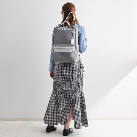 [^:10772]y߃|CgzE15.6C`PC[łTCYEPCJo[鍇fނ̉JԂtEڂ₷|Pbg[E[g[N̕K{ACe[\[g[Nłnbs[Ɂnse[}ɃAP[gsA15.6C`Ή̗zPCobOł܂IPCobOȂATCY傫AfUCʋ΃R[fɍȂcȂǂȂǁA~obOȂƂY݂܂BԂ̃ubNɉA2023AW̐VFƂďiŐꂽJ[́ylCr[zƁy[O[zołIbN^Cv͌yʂŌ򊴂̂iCngpBꂢ߂ɂJWAɂgpfUCłBɔׂĉJɎセAPCGĂ܂̂SzcƂӌAPC[ɂ͍fނ̉JԂt܂IɐSzȃt@Xi[̐Zh~B[q̍݌Jo[܂BShł͂܂̂łӂB͐ڂ̂₷|Pbg[Bt@Xi[t|Pbg~1A}`t|Pbg~2A傫߂̕|Pbg~1BTChɂ̓{gz_[~1ƕ|PbgA~j|Pbg~2tĂ܂BR[hނ}EXAoCWi-FiȂǃooɂȂ肪ȏ[O\ȃ|[`͏㕔ɃZbg邱ƂŁAfbhXy[XɂȂ肪ȕpł悤Hv܂B[g[NŎgƂwbhZbgt邱ƂłAwbhZbgz_[nsȂł͂̋@\łBOɂ͔wʃ|PbgATCh|PbgAtg|Pbg(|Pbg~2)tĂAɎoACêɕ֗łB点ỉ摜͓W̂̂gpĂAۂ̏iƎdlF኱قȂꍇ܂BĂ郂j^[ɂĂۂ̐FƑقȂꍇ܂B܂A\ȂdlύXꍇ܂̂ł܂B