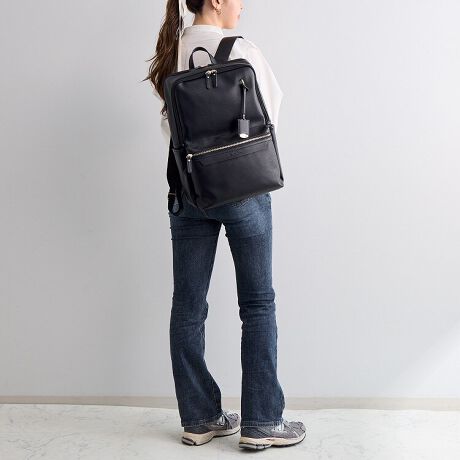 [^:10965]y߃|CgzE15.6C`PC^B4[łTCYEPCJo[JԂtEڂ₷|Pbg[E[g[N̕K{ACe[\D]̃nsbNTbNɍ^CvoIԂ̃ubNɉA2023AW̐VFƂďiŐꂽJ[́ylCr[zƁy[O[zoBg₷@\͂̂܂܂ɁA{̑fނɍgpƂł₷ȂĂ܂BJȂǐɂʂꂽۂ͏_炩złƂӂĂBPC[ɂ͍fނ̉JԂĂAPCJɔĜh܂BɐSzȃt@Xi[̐Zh~B[q̍݌Jo[܂BShł͂܂̂łӂB͐ڂ̂₷|Pbg[Bt@Xi[t|Pbg~1A}`t|Pbg~2A傫߂̕|Pbg~1BTChɂ̓{gz_[~1ƕ|PbgA~j|Pbg~2tĂ܂BR[hނ}EXAoCWi-FiȂǃooɂȂ肪ȏ[Ă܂BO\ȃ|[`͏㕔ɃZbg邱ƂŁAfbhXy[XɂȂ肪ȕpł悤Hv܂B[g[NŎgƂwbhZbgt邱ƂłAwbhZbgz_[nsȂł͂̋@\łBOɂ͔wʃ|PbgATCh|PbgAtg|Pbg(|Pbg~2)tĂAɎoACêɕ֗łB点ỉ摜͓W̂̂gpĂAۂ̏iƎdlF኱قȂꍇ܂BĂ郂j^[ɂĂۂ̐FƑقȂꍇ܂B܂A\ȂdlύXꍇ܂̂ł܂B