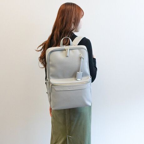 [^:10965]y߃|CgzE15.6C`PC^B4[łTCYEPCJo[JԂtEڂ₷|Pbg[E[g[N̕K{ACe[\D]̃nsbNTbNɍ^CvoIԂ̃ubNɉA2023AW̐VFƂďiŐꂽJ[́ylCr[zƁy[O[zoBg₷@\͂̂܂܂ɁA{̑fނɍgpƂł₷ȂĂ܂BJȂǐɂʂꂽۂ͏_炩złƂӂĂBPC[ɂ͍fނ̉JԂĂAPCJɔĜh܂BɐSzȃt@Xi[̐Zh~B[q̍݌Jo[܂BShł͂܂̂łӂB͐ڂ̂₷|Pbg[Bt@Xi[t|Pbg~1A}`t|Pbg~2A傫߂̕|Pbg~1BTChɂ̓{gz_[~1ƕ|PbgA~j|Pbg~2tĂ܂BR[hނ}EXAoCWi-FiȂǃooɂȂ肪ȏ[Ă܂BO\ȃ|[`͏㕔ɃZbg邱ƂŁAfbhXy[XɂȂ肪ȕpł悤Hv܂B[g[NŎgƂwbhZbgt邱ƂłAwbhZbgz_[nsȂł͂̋@\łBOɂ͔wʃ|PbgATCh|PbgAtg|Pbg(|Pbg~2)tĂAɎoACêɕ֗łB点ỉ摜͓W̂̂gpĂAۂ̏iƎdlF኱قȂꍇ܂BĂ郂j^[ɂĂۂ̐FƑقȂꍇ܂B܂A\ȂdlύXꍇ܂̂ł܂B