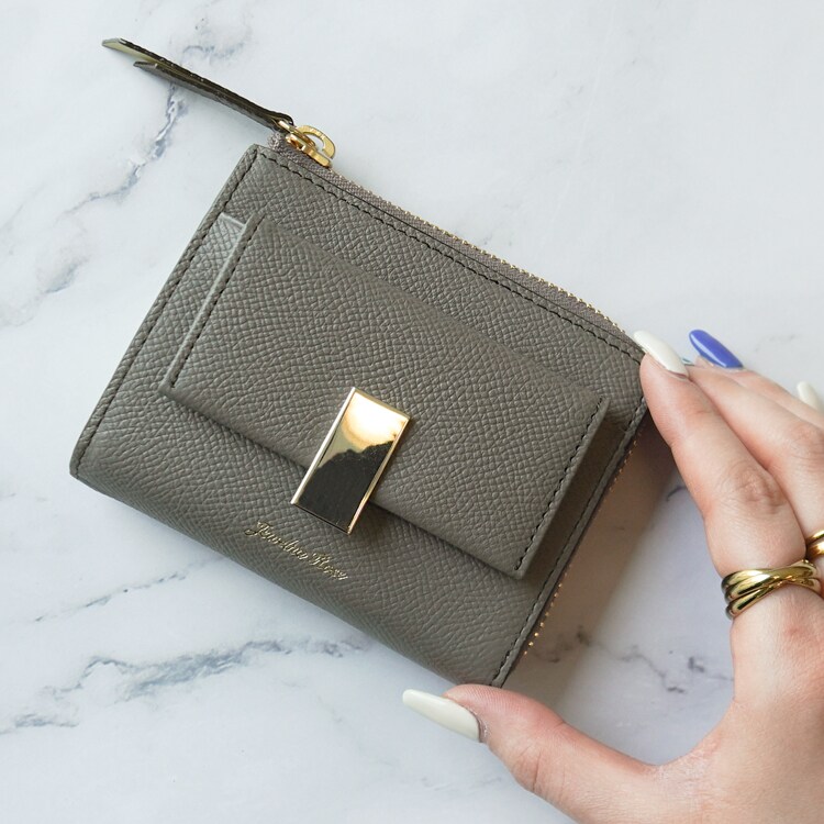 シャペル パール付き二つ折り口金財布 LANVIN en Bleu