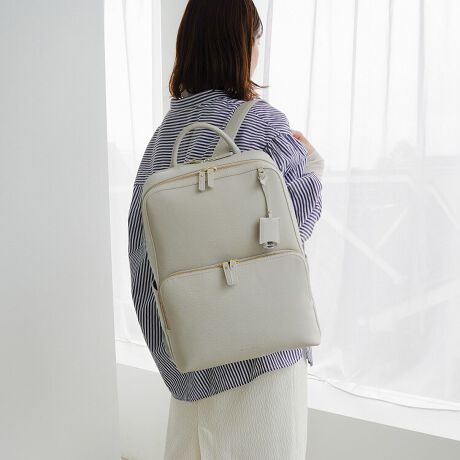 [^:16142]lCutCEbN2ṽAbvf[głoIy߃|CgzE]TA4t@C[łTCYE14.0C`ΉPC[Xy[XE@\ɕx񂾎[|Pbg𑽐ځEꂵ₷fލ烊bNlCNo.1́utCEbN2vAPC[Xy[X𓋍ڂ2[^CvVoꂵ܂I܂ł̋@\͂̂܂܂ɁA[サArWlX}b`ACeɂȂĂ܂BC[Xy[XɂPCӋ@[₷}`L|PbgAANZT[̎[ɂ҂Ȑ[̐󂢃t@Xi[|PbgA{gz_[ȂǁAו̐ڂ₷HvIA4NAt@C(W22~H31cm)[\ȃ|PbgݒuĂ̂ŁA厖ȏނ[ł܂Bwʎ[Xy[XɂPC[̂߁B14.0C`PC(W33~H24~D2.5cm)[\ȃTCYłBt@Xi[̓_ut@Xi[dlłBJ̃TChiiɃJbgꂽC[Xy[X́AJ₷Ag₷݌vɂȂĂ܂BOɂ͔w܂܃ANZXł|Pbg𕡐ݒuBX}[gtH̎[ɕ֗łBwʂɂ̓X[cP[XɌŒłZbgAbvxgtB{̑fނɂ͗ۂ̂AV{̂ƂgpBR[fBl[gV[I΂Ȃx[VbNȃXNGAVGbg|CgłBnhobÔ悤ɎĂ邵Ƃgbvnh̓rWlXV[ł𗧂܂BtgɃANZgƂĂ`[́AƂĂĝ|Cg