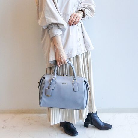 [^:16194]ItBXX^Cɂ킹₷I{XgobOy߃|CgzEڂ~eʁȗǂƂX{XgEON/OFFg₷NZ̖VvfUCE2WAYŎgV_\xgtItBXJWAɂ킹₷A}`Ƃ{XgobOBON/OFFLV`G[VŊ􂵂ĂACełBʂ̃nhobOł͗eʂȂǁAA4TCY͂ȂȁAAAƂɂ߂̃TCYłBItBXŎg₷肳A_炩Ȏ̍ƂӂƂVGbgł肵ȂAtF~jŏiȈۂɁB肵ڂłeʂ͏\ɐݒuI[v|Pbg͕БɃ}`̂ŁAbvږȂǁAׁX̂||[ł܂Bg₷̂łƎ[ĂKvȂ̂Ɍ܂BE\ȃV_\xgtĂ̂ŁA莝ƃii|2WAYłg܂B肵VGbgŒetȂ̂ŒuƂɂ莩Ă܂B[ڈE500mLybg{gẼJ[fBKEzEA5TCY蒠ERX|[`EnfBt@Ȃǁy|PbgzEЃ}`I[v|Pbg~2Et@Xi[|Pbg~1yO|PbgzEwʃ|Pbg~1点BȅƖ̊֌WɂAۂFقȂČꍇ܂B܂AĂ郂j^[̊ɂĂۂ̐FƑقȂꍇ܂B\ȂdlύXꍇ܂̂ł܂B