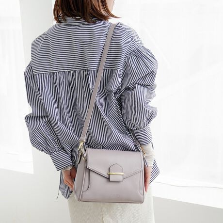 [^:16147]v`tH[}ȑɂ}b`inhobOy߃|CgzEۂĂƗۂ̏iȃfUCEnh͌ɓ|̂ŕG̏łE2WAYŎgV_\xgt̃o[p[cLƃANZgɂȂnhobOBiȃfUCŁAv`tH[}ȑɂ}b`̂ŏt̂jɂ߂̃ACełBE\ȃV_[xgtĂ̂ŁA莝ƃii|2WAYłg܂Bnh̓LCɌ둤֓|̂ŁAV_[pG̏łזɂȂ炸AƂ܂B[ڈEzEɖ{ERX|[`EnJ`Ȃǁy|PbgzEI[v|Pbg~2Et@Xi[|Pbg~1yO|PbgzEwʃ|Pbg~1Etbv|Pbg~1点BȅƖ̊֌WɂAۂFقȂČꍇ܂B܂AĂ郂j^[̊ɂĂۂ̐FƑقȂꍇ܂B\ȂdlύXꍇ܂̂ł܂B