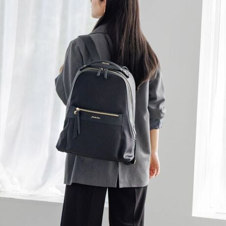 [^:16242]iō̂邨dbNy߃|CgzEiC~tFCNU[̏iȃfUCEwɑ傫ȂƂVGbgEA4/14.0C`PC[\ȃTCYĉiCfނɁA\̂tFCNU[|킹iō̂郊bNTbNBtg̃St@Xi[Ń|CggS[h̃J[Oŉ؂₩ȈۂɁBA4NAt@C(W22~H31cm)[\ȃTCYBC[Xy[XPC[Xy[X2[݌vŁAPC[Xy[Xɂ14.0C`PC[ł܂BƂVGbgȂ̂Ŕwɑ傫Ȃ̂|CgBw܂܃ANZXłwʃ|Pbg̓X}[gtHЈ؁AȂǃTbƎo̎[ɂ߂łBJ[E{́FubN~Fu[E{́FO[W~Fx[WE{́F_[NuE~FuEy|PbgzEA4TCY|Pbg~1Et@Xi[|Pbg~1EI[v|Pbg~2EЃ}`I[v|Pbg~1yO|PbgzEtg|Pbg~1Ewʃ|Pbg~1