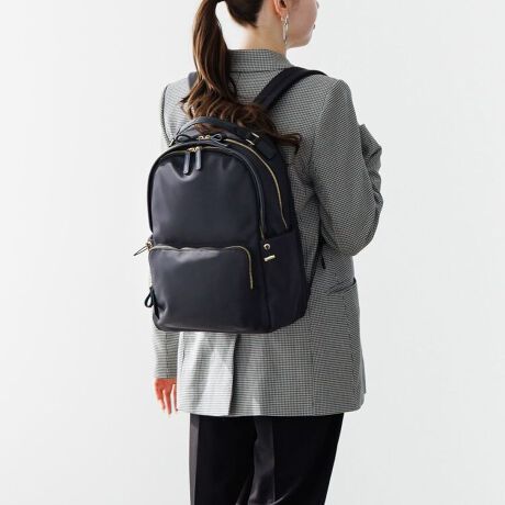 [^:16211]IItAL߂ɁB3[݌vŔłʋ΃bNy߃|CgzEו̐ڂ₷3[݌vEA4TCY/13.3C`PC[\EJWAǏiȂꂢ߃fUCEgRIbV|[`tiȃpCsOƃ{fBeB[̂ꂢ߃bNBZ߂̖ƂāAdvCx[gLƋP悤ȑʂȋ@\lߍ܂Ă܂BZA3[݌vvCx[gACeArWlXc[APĈꂼX}[gɎd\łBPDOʃ[FvCx[gACe̎[ɃWK̃EFAAV[YAhNȂǂ̎[ɍœKBd؂΂߂ɐ݌v}`mۂĂ̂ŁAV[YȂǂ΂ACe܂܂BANZT[̈ꎞIȕۊǂɂ҂ȃ}Olbg|PbghNz_[ݒuBt̃bV|[`̎[QD[FrWlXc[̎[ɂƂ[ɂ͏ނyP[XȂǁArWlXc[̎[ɂ߁BvCx[gACeƂ͋Ԃd؂邱Ƃł̂ŁAC؂ւ܂BRDwʃ[FPC̎[13.3C`PC[\ȃTCYBLɊJ̂Ŏ[炭BZ肰Ȃ{fBeB[Ct@Xi[̈t̃|[`̓{`[tɁB咣ȂA肰Ȃ|CgBbV|[`̓WOoɕKvȋMdîɕ֗łBZɂwʃbVbN̔wʂ̓bVɂȂĂ̂ŏKɉ߂܂BȃV[ɂ߁EdIɃWŉ^EOʃ[ɃeLXg[Ďi׋EjAdIɗs֏o[9|Pbgytg[zEANZT[|Pbg~1E{gz_[~1yZ^[[zEI[v|Pbg~2yO|PbgzEtg|Pbg~1@I[v|Pbg~1ETChI[v|Pbg~2ETCht@Xi[|Pbg~1点BȅƖ̊֌WɂAۂFقȂČꍇ܂B܂AĂ郂j^[̊ɂĂۂ̐FƑقȂꍇ܂B\ȂdlύXꍇ܂̂ł܂B