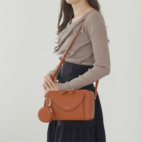 [^:16231]y߃|CgzE~@\̃tbvfUCE傫Ĵŉו̏o炭ERpNgł500mLybg{g[\ERƉ|[`ttgɂtbvۓIȃV_[obOB̃R[fBl[gɍ킹₷VvȃfUCŁAIEItǂłg܂BRpNgȂ500mLybg{g[\B傫Ĵŉו̏o炭ŁA܂񂾏ȉוɌ܂Bt̃|[`͒E\IANZT[LfB[ȂǍׂȃACe̎[ɂ߁BODJɐݒufUC̃ANZgɁAVvɎgƂ̓obO̒ɂ܂܂Btbv|Pbgɂ̓}`Ă̂ŁAnJ`⃊bvȂǁAɎoƎ[ł܂BȃV[ɂߒʋ VbsO ` JtF s RT[g etc.y|PbgzEt@Xi[|Pbg~1EЃ}`I[v|Pbg~2yO|PbgzEtg|Pbg~1Ewʃ|Pbg~1点BȅƖ̊֌WɂAۂFقȂČꍇ܂B܂AĂ郂j^[̊ɂĂۂ̐FƑقȂꍇ܂B\ȂdlύXꍇ܂̂ł܂B