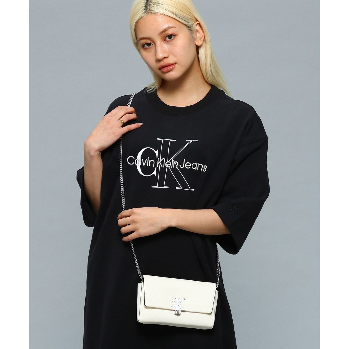 米政府 【美品】Calvin Klein PLATINUM ワンショルダー ボディバッグ