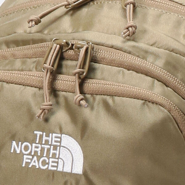 フロントに第2の収納場所