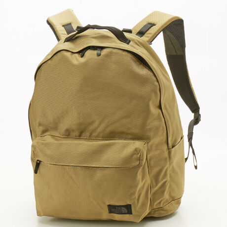 [^:NM82410]ss̃X^CɃtBbg~j}ȃfUCȂ@\IȃfCpbNłBfނɂ́A1680fj[̃TCNoXeBbNiC̗pAϋv̍Ɗz𗼗BtBbg𒲐łX^rCU[t̃V_[n[lXƁAʋC̍GAbV̔wʂŁAKɔw܂B16C`܂őΉPCX[uA{̓̃|PbgɃNCbNɎ[łTCh̃ANZXt@Xi[A{g܂ݎP̎[ɕ֗ȃTCh|PbgȂǁAss̗֐ǋ@\Ă܂B