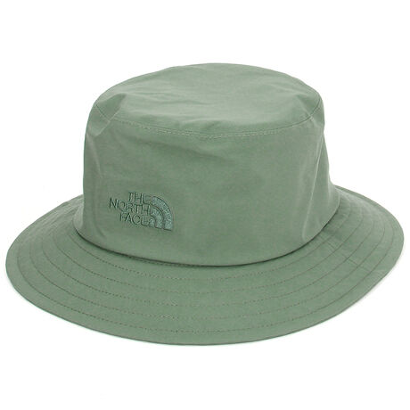 [^:NN02502]ɂ₳tbfuɂuePE GORE-TEXv̗phnbgłBco̐cނɂyʂł炩ȑfނgpARpNgɌgs邱Ƃł܂B㕔ɃtBbg𒲐łh[R[hAR̓X^Cɍ킹ĎO\BR[fBl[g₷x[VbNȃfUCƃJ[oG[VŁAgbLOOtFXȂǂ̃AEghAAigɂLpłACełB