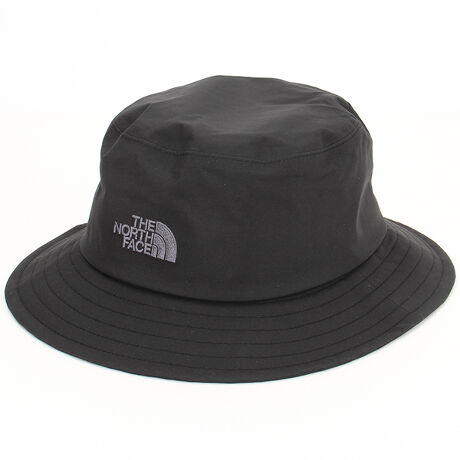 [^:NN02502]ɂ₳tbfuɂuePE GORE-TEXv̗phnbgłBco̐cނɂyʂł炩ȑfނgpARpNgɌgs邱Ƃł܂B㕔ɃtBbg𒲐łh[R[hAR̓X^Cɍ킹ĎO\BR[fBl[g₷x[VbNȃfUCƃJ[oG[VŁAgbLOOtFXȂǂ̃AEghAAigɂLpłACełB