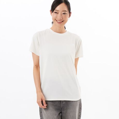 [^:NTW32588]AȂ߂炩ȒSnTVcłBfނ́AzTHE NORTH FACEƎ́uFLASHDRYv̗pBƂ肪tBg@ۂgpA킢̂ے̕\ʊɃfUCĂ܂BK߂@\ƂāAUVPAiUPF15-30AOJbg85ȏjACIɂ|WEXeCtbVH̍RۖhL𑕔Bg[jO⃉jOȂǂ̃ANeBuȃV[Kɂ1łB