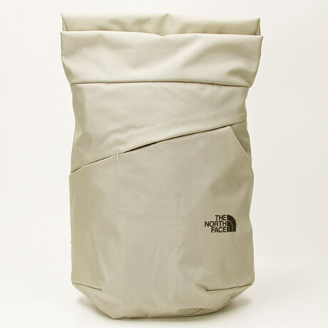 [^:NM82506]X^Co}bgȎ̃obNpbNłBfނɂ́Axƌy𗼗840fj[̃WjAoXeBbNiC̗pĂ܂B{̓ɁA13C`܂őΉPCX[u𑕔BTChɂ́A{gP̎[ɕ֗ȃXbg|PbgƁA{̓ւ̃ANZXt@Xi[Ă܂B\bhȂAjƂɎg₷JWAȕ͋C̃fUCŁAtH[}JWA܂Ŋ􂷂ACełB