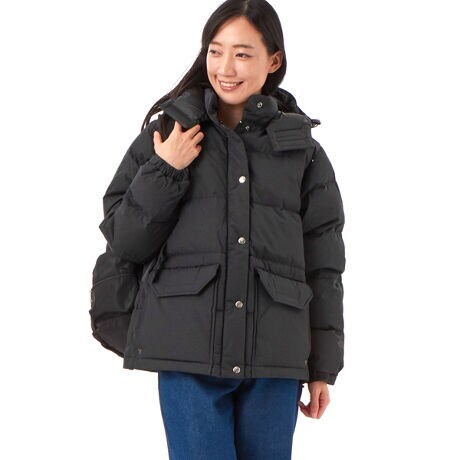 [^:NDW92531]1970NɔAAEghAp_Ep[J̌^ƂTHE NORTH FACẼwe[WfAVFp[J̃fUCpWPbgB\ńAٌ`󎅂gpỹiCfށBRbgCNȎRȕŁA͂Ă܂B킽ɂ͈ꕔTCN_E̗pA_EL̃obtƌẙł܂BńÂׂ悢12fj[̃iCbvXgbvBt[h͎O\łtgɎ{Vo[̃{^fUC̃ANZgBtbvt̑傫ȃ|Pbgڂ{bNXVGbgŁAiƂĂR[fBl[g₷1łB